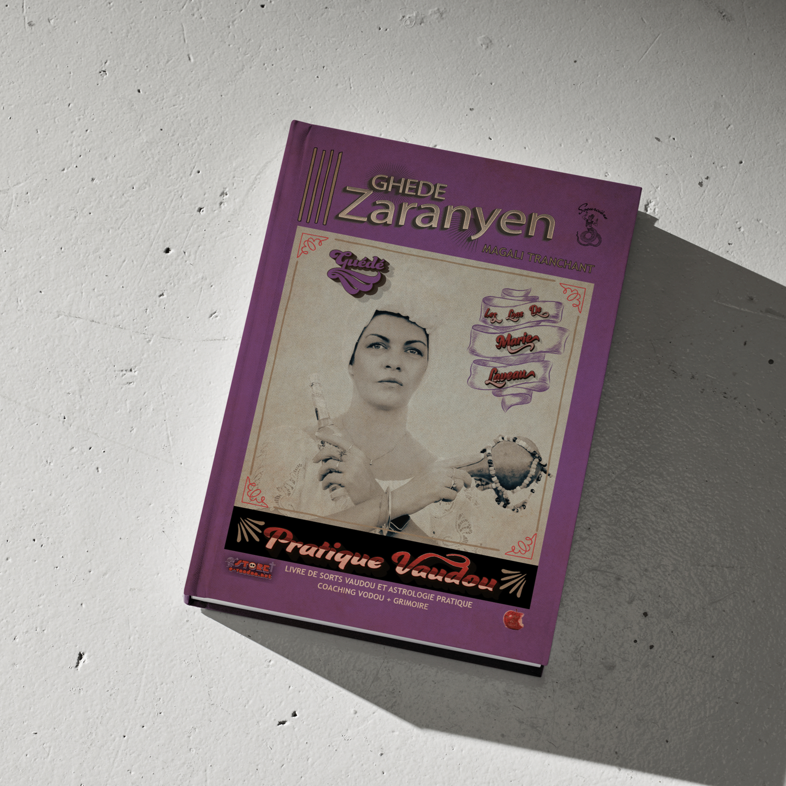 Livre Ghédé Zaranyen en situation, couverture cartonnée visible